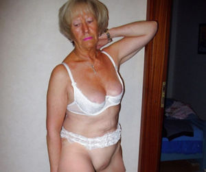 sexy granny nude